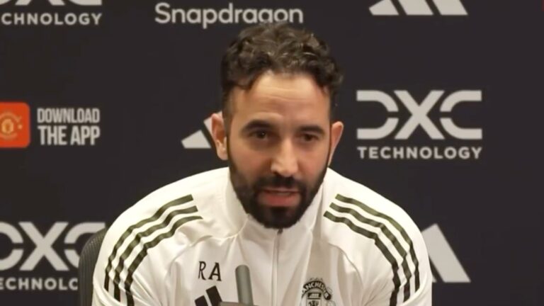 Ruben Amorim fala com a imprensa antes do confronto entre o Manchester United e o Aston Villa