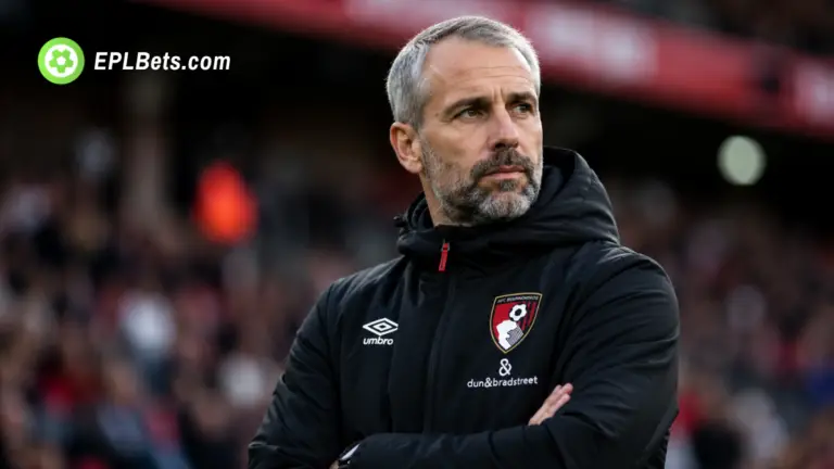 O técnico do AFC Bournemouth, Marco Rose, ao lado do campo